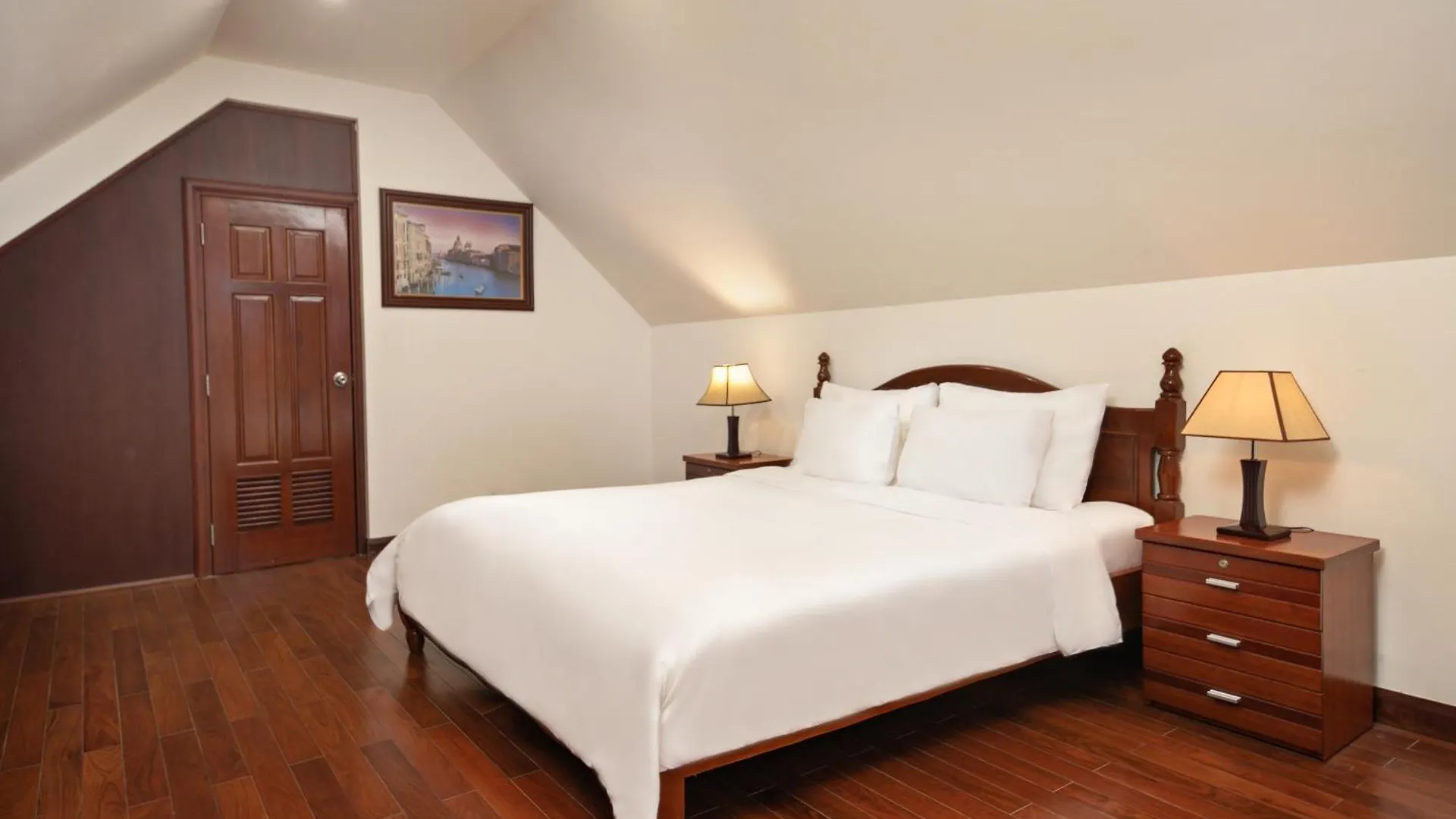 Purama Villas Beach Da Nang Resort