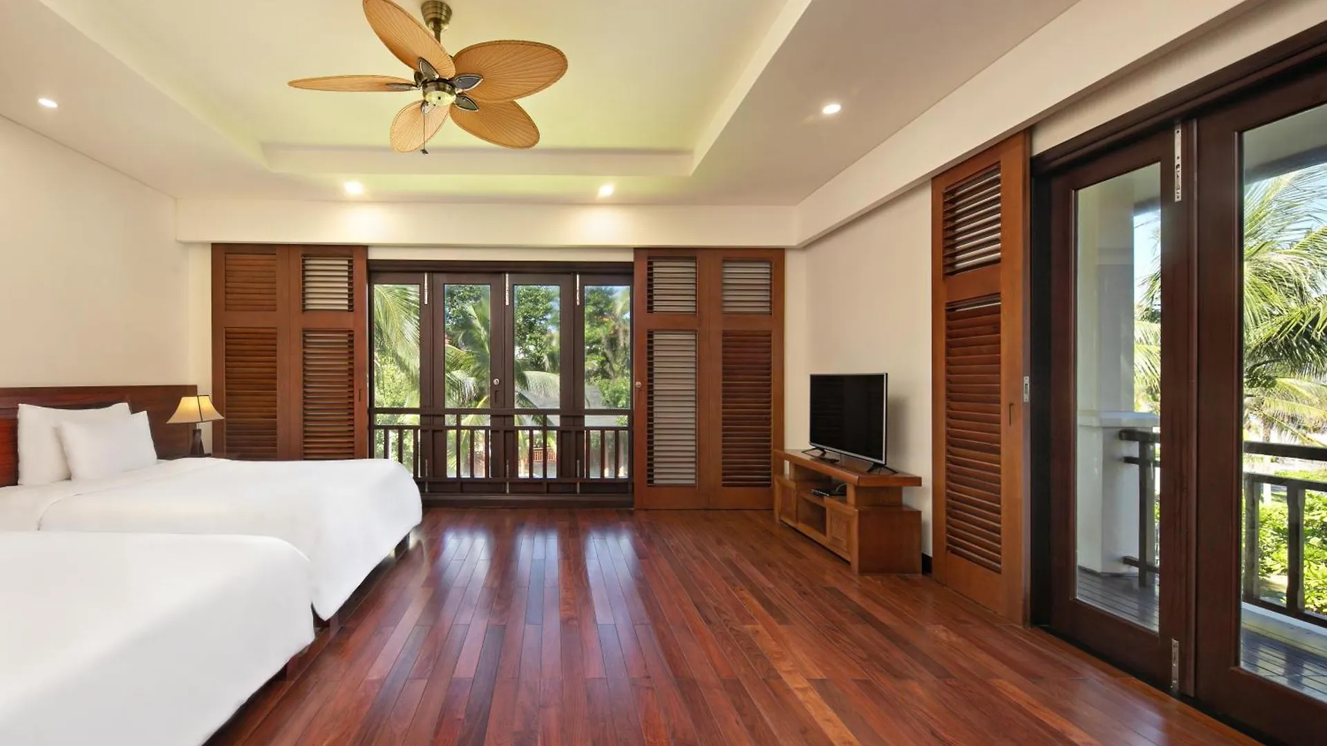 Purama Villas Beach Da Nang Resort