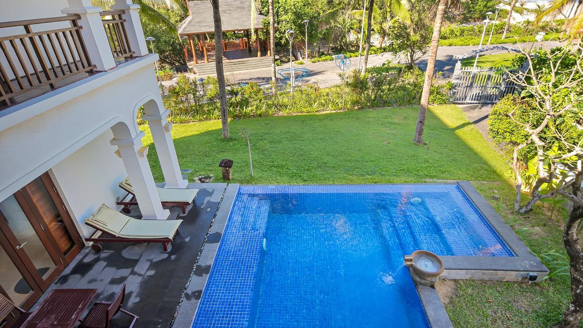 Purama Villas Beach Da Nang Resort